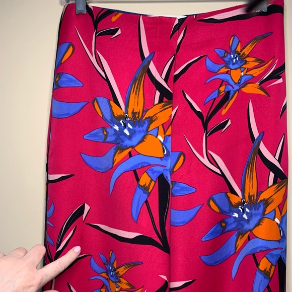 Diane von Furstenberg Women's floral , wide leg pink pants.  Size 4 - Picture 12 of 14